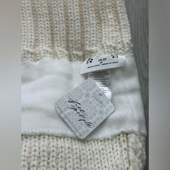Free People - NWT - Pom Knit Beanie White/Ivory